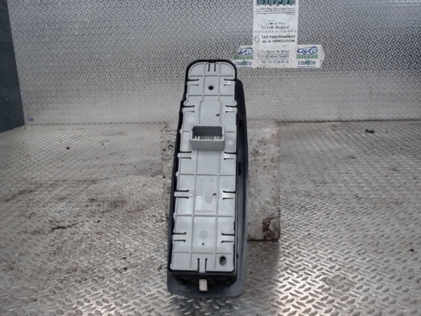 Interrupteur de leve vitre RENAULT LAGUNA 3 PHASE 1 Diesel - 1