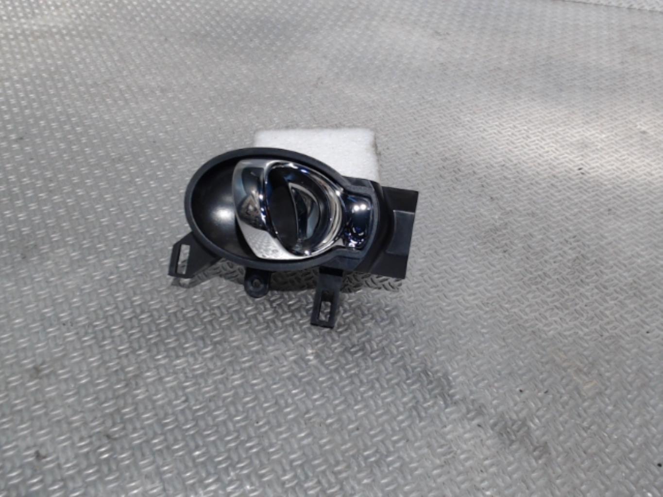 Poignee interieur arriere droit NISSAN NOTE 2 Diesel - 1