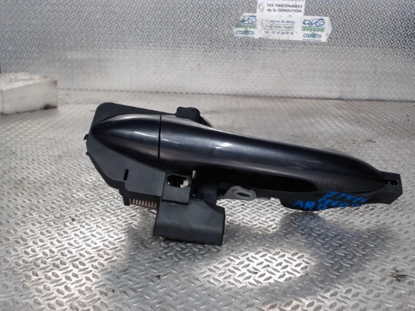 Poignee porte arriere droit KIA CEE-D 2 PHASE 2 Diesel - 1