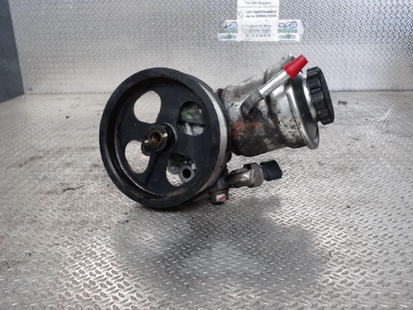 Pompe de direction TOYOTA COROLLA VERSO 2 PHASE 2 Diesel - 1