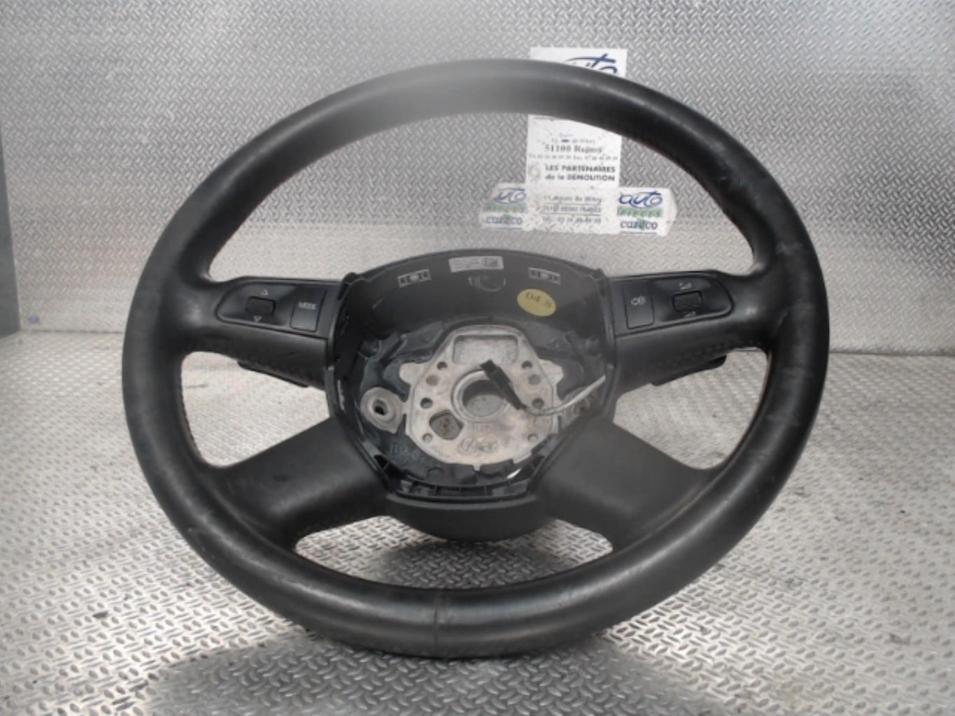 Volant AUDI A3 2 SPORTBACK PHASE 1 Diesel - 1