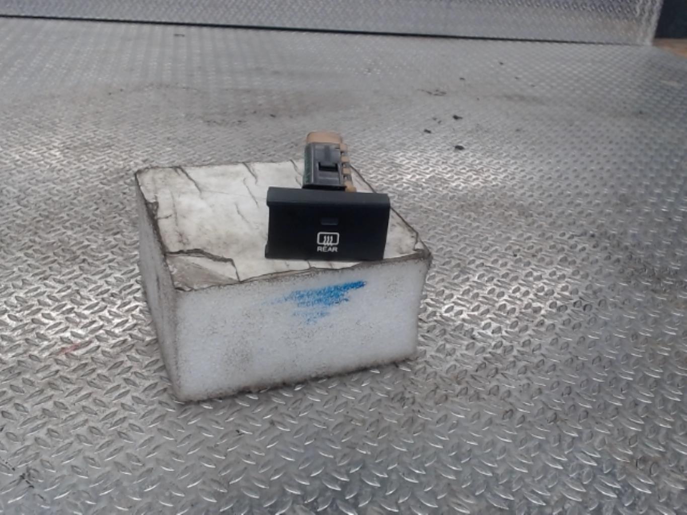 Bouton/Interrupteur HYUNDAI SANTA FE 2 PHASE 1 Diesel - 1