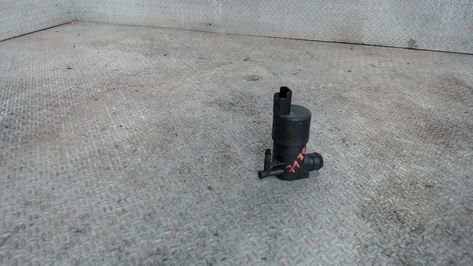 Pompe lave glace avant RENAULT MASTER 3 Diesel - 1