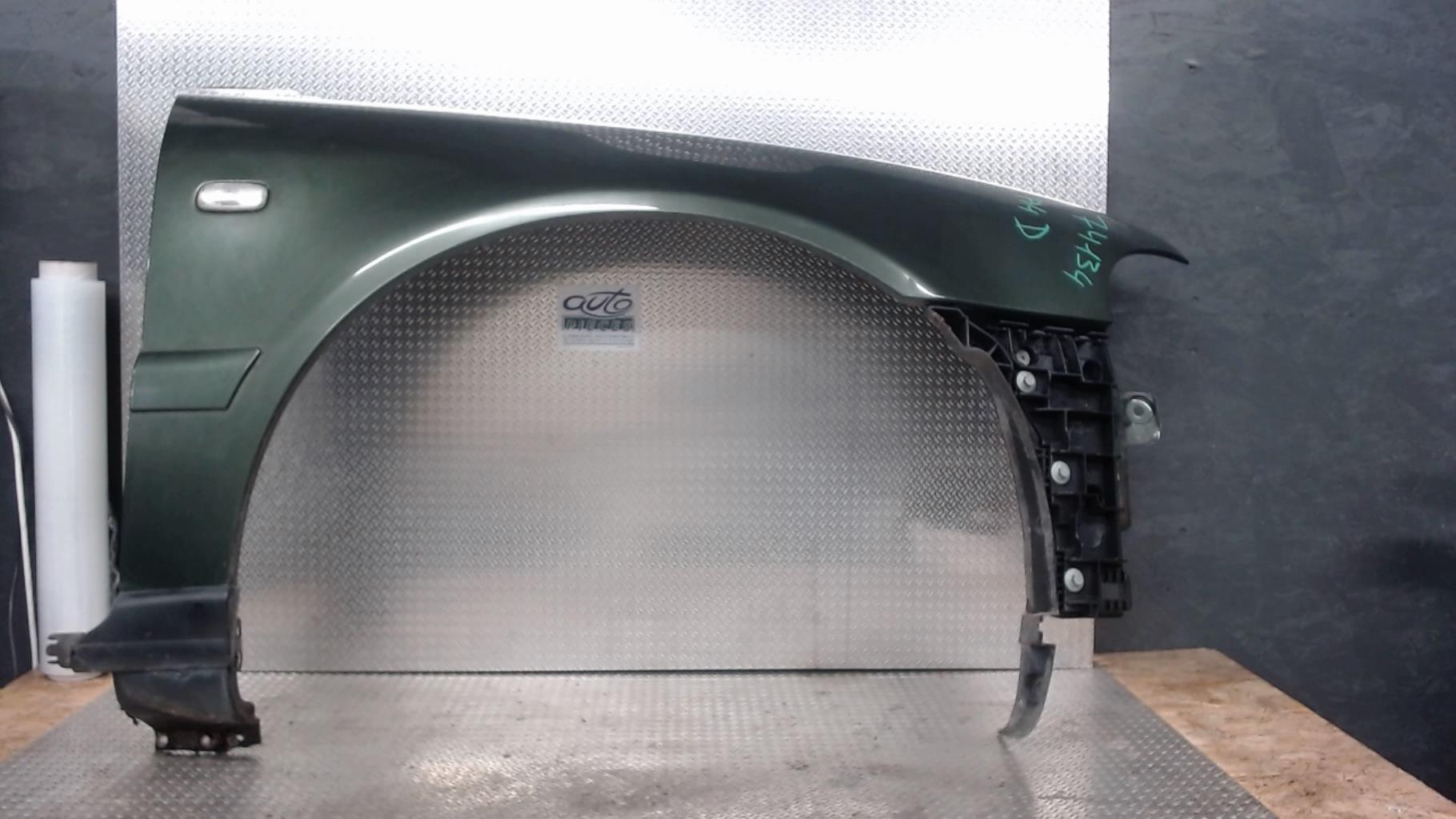 Aile avant droit AUDI A4 1 AVANT PHASE 2 BREAK Diesel - 1