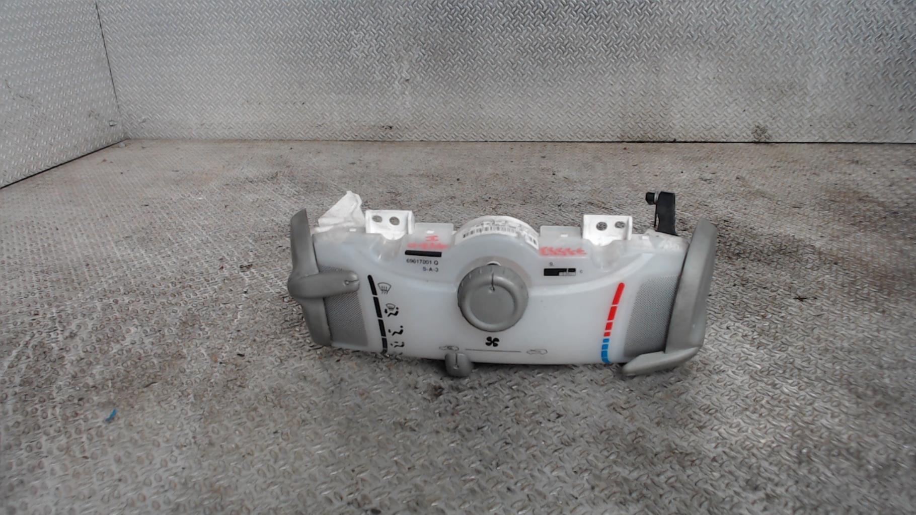 Commande chauffage TOYOTA AYGO 1 PHASE 1 Essence - 1