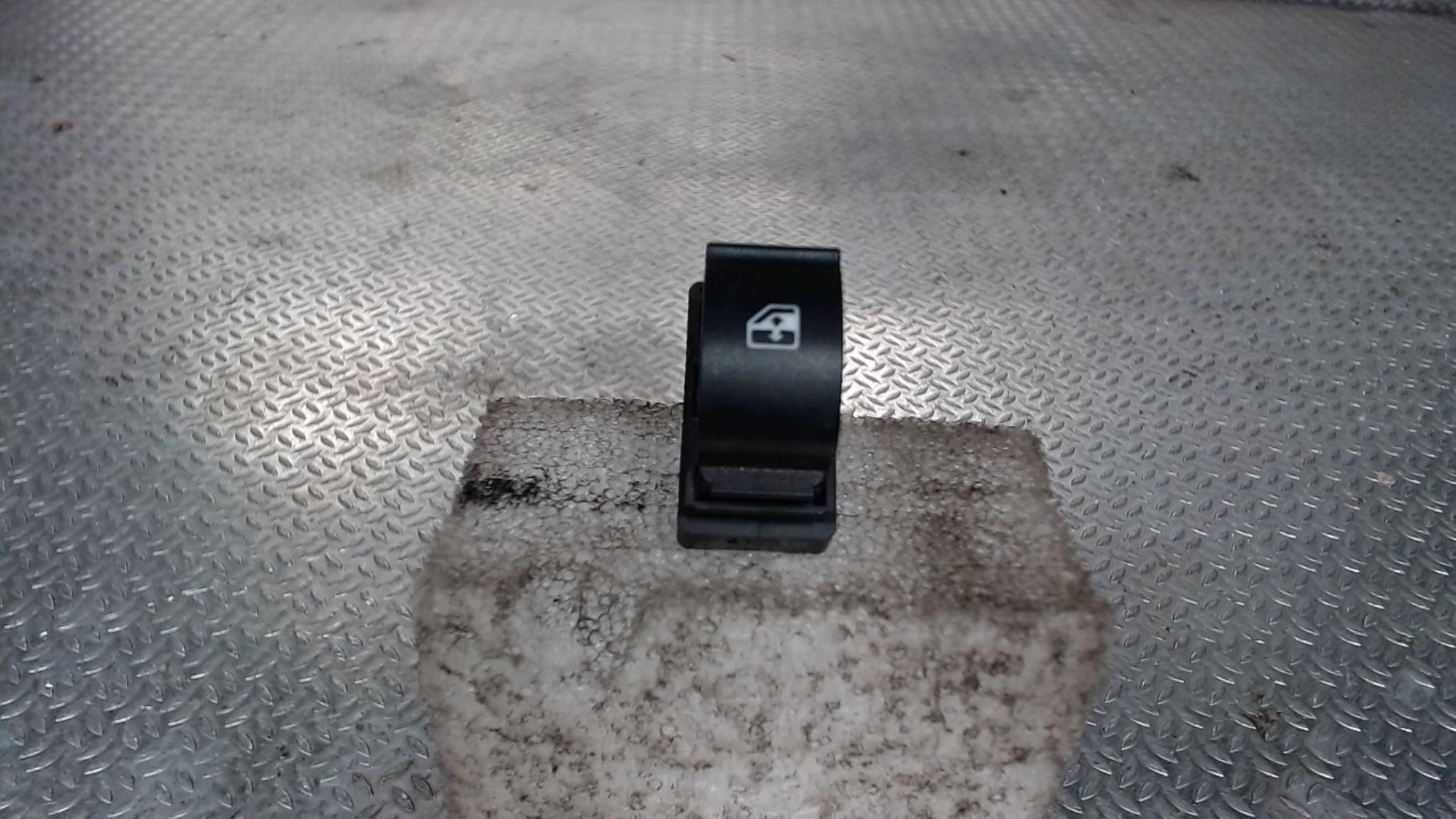 Interrupteur de leve vitre avant droit CITROEN NEMO Diesel - 1