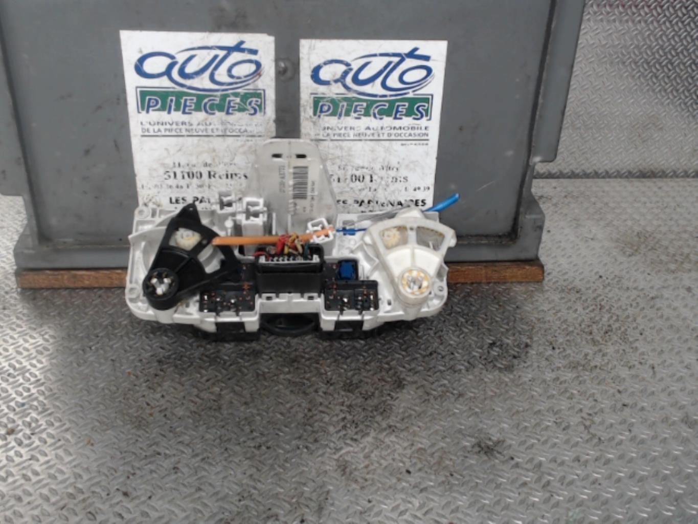 Commande chauffage NISSAN MICRA 3 PHASE 1 Essence - 1
