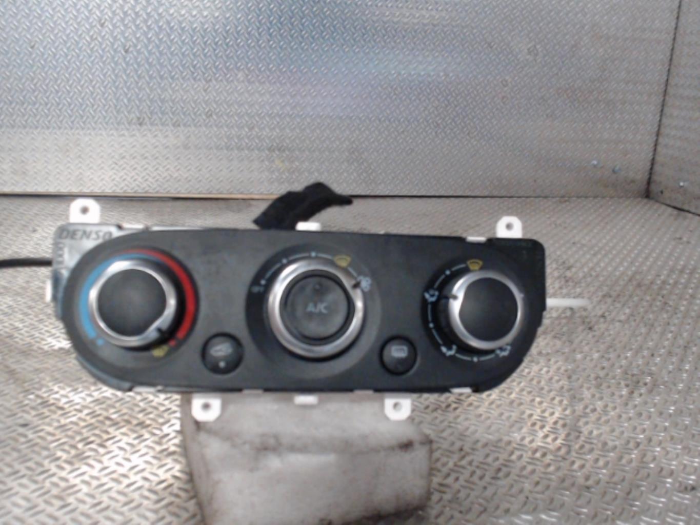 Commande chauffage RENAULT CLIO 4 Diesel - 1