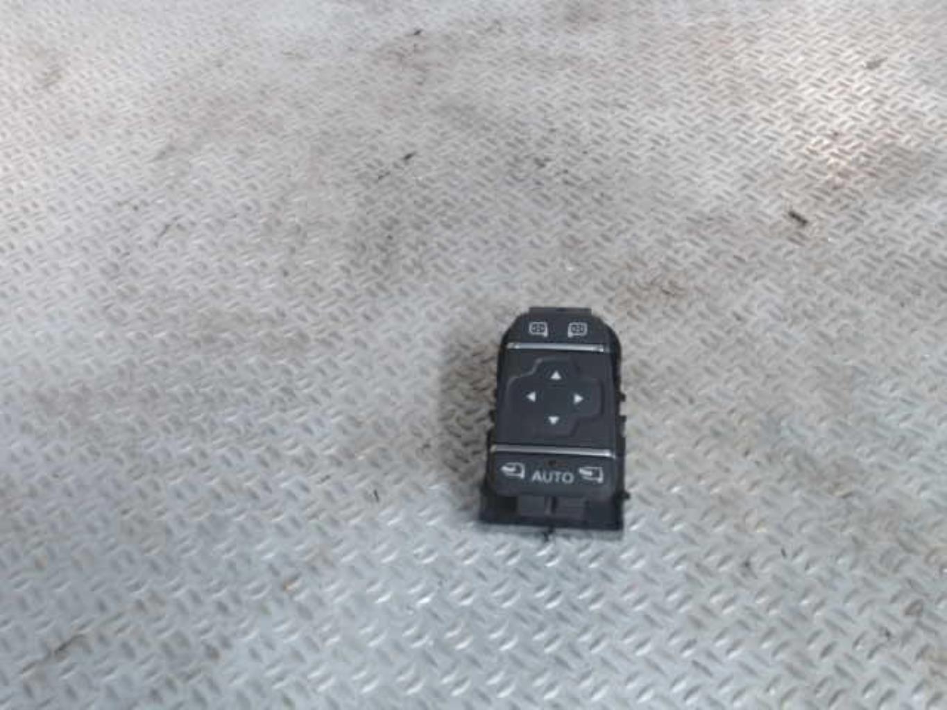 Commande retroviseurs RENAULT CLIO 4 PHASE 2 Essence - 1