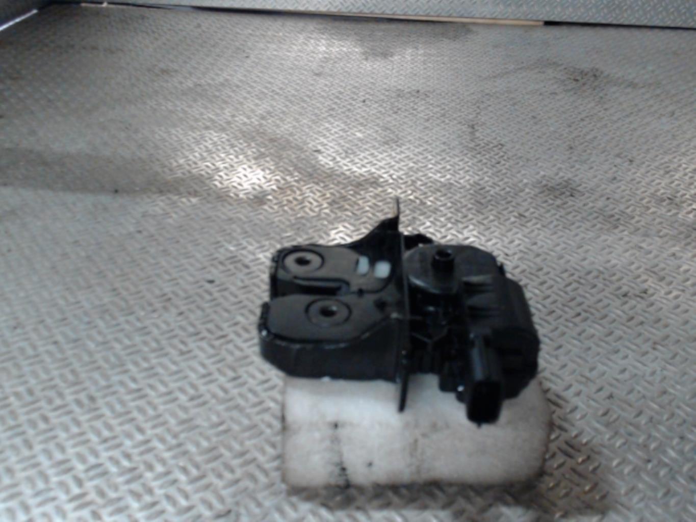 Fermeture centralisee coffre RENAULT CAPTUR 1 Essence - 1