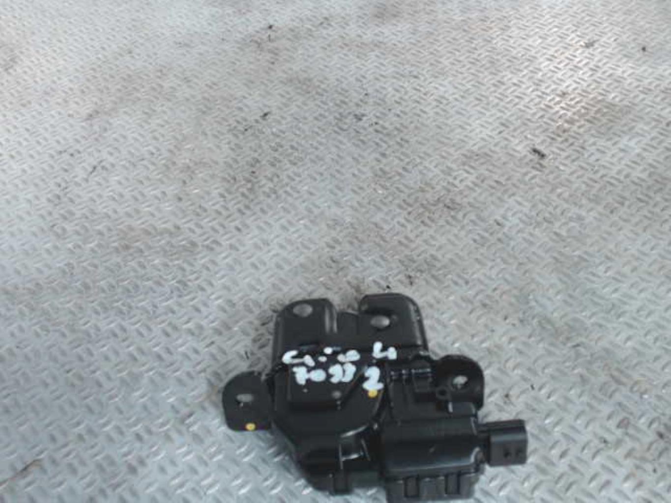 Fermeture centralisee coffre RENAULT CLIO 4 PHASE 2 Essence - 1