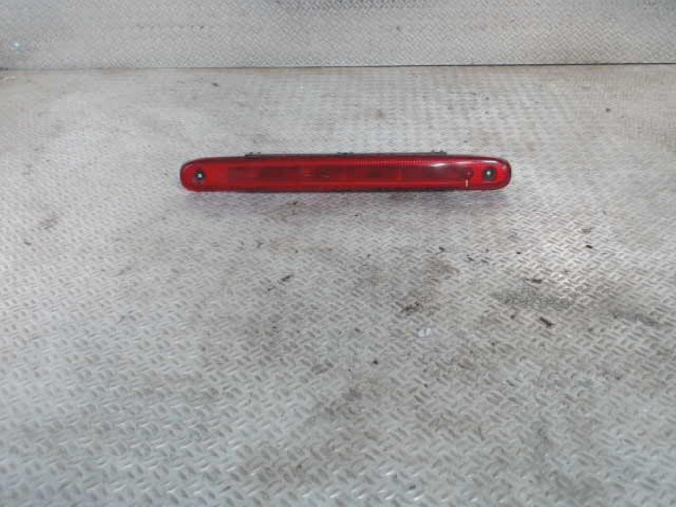 Feu arriere stop central CITROEN C1 1 PHASE 1 Essence - 1