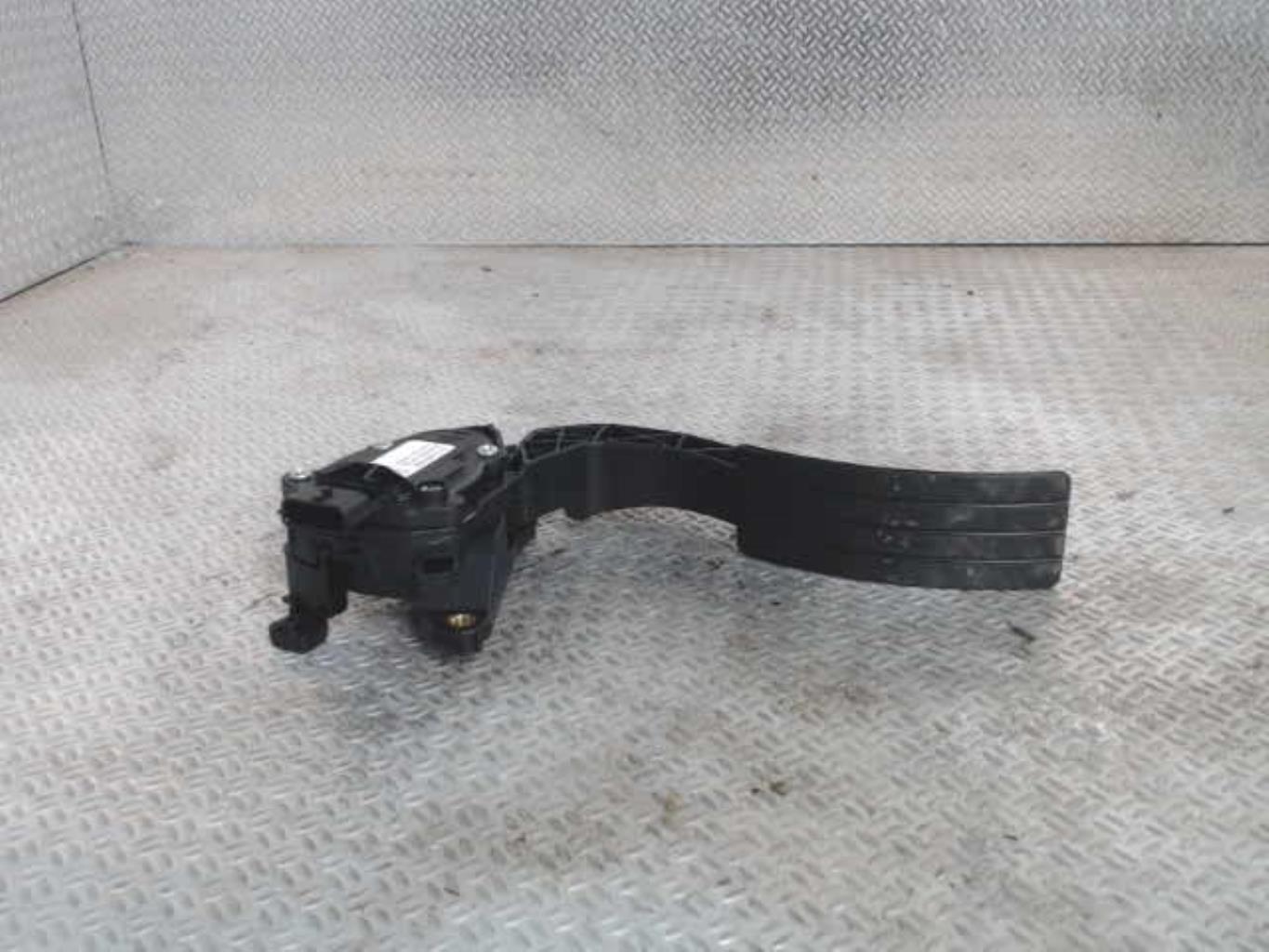 Pedale d'accelerateur RENAULT CLIO 4 PHASE 2 Essence - 1