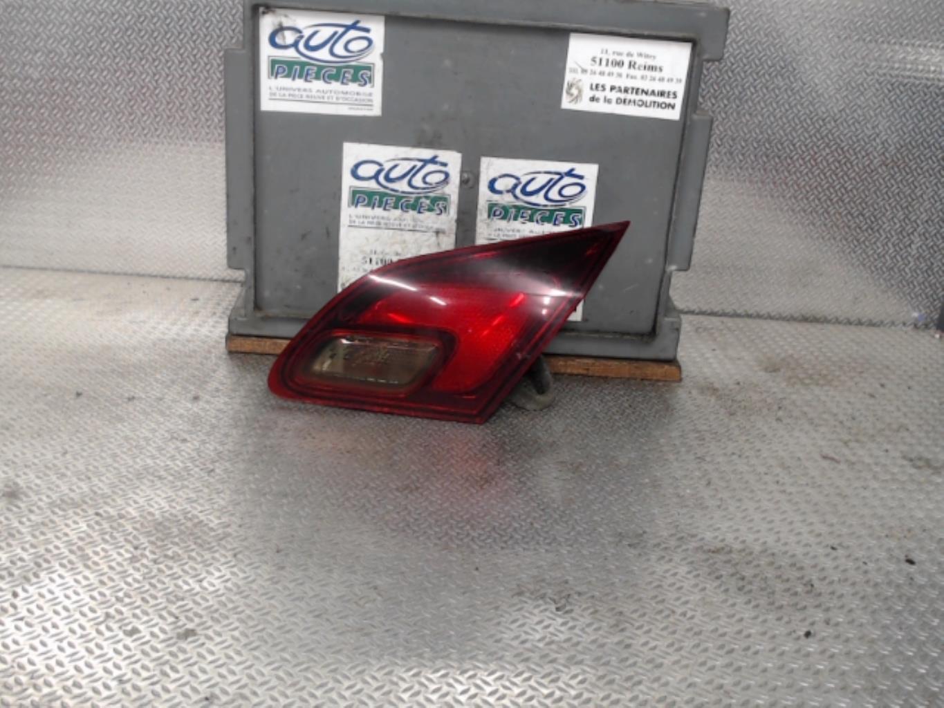 Feu arriere secondaire droit (feux) OPEL ASTRA J PHASE 1 Diesel - 1