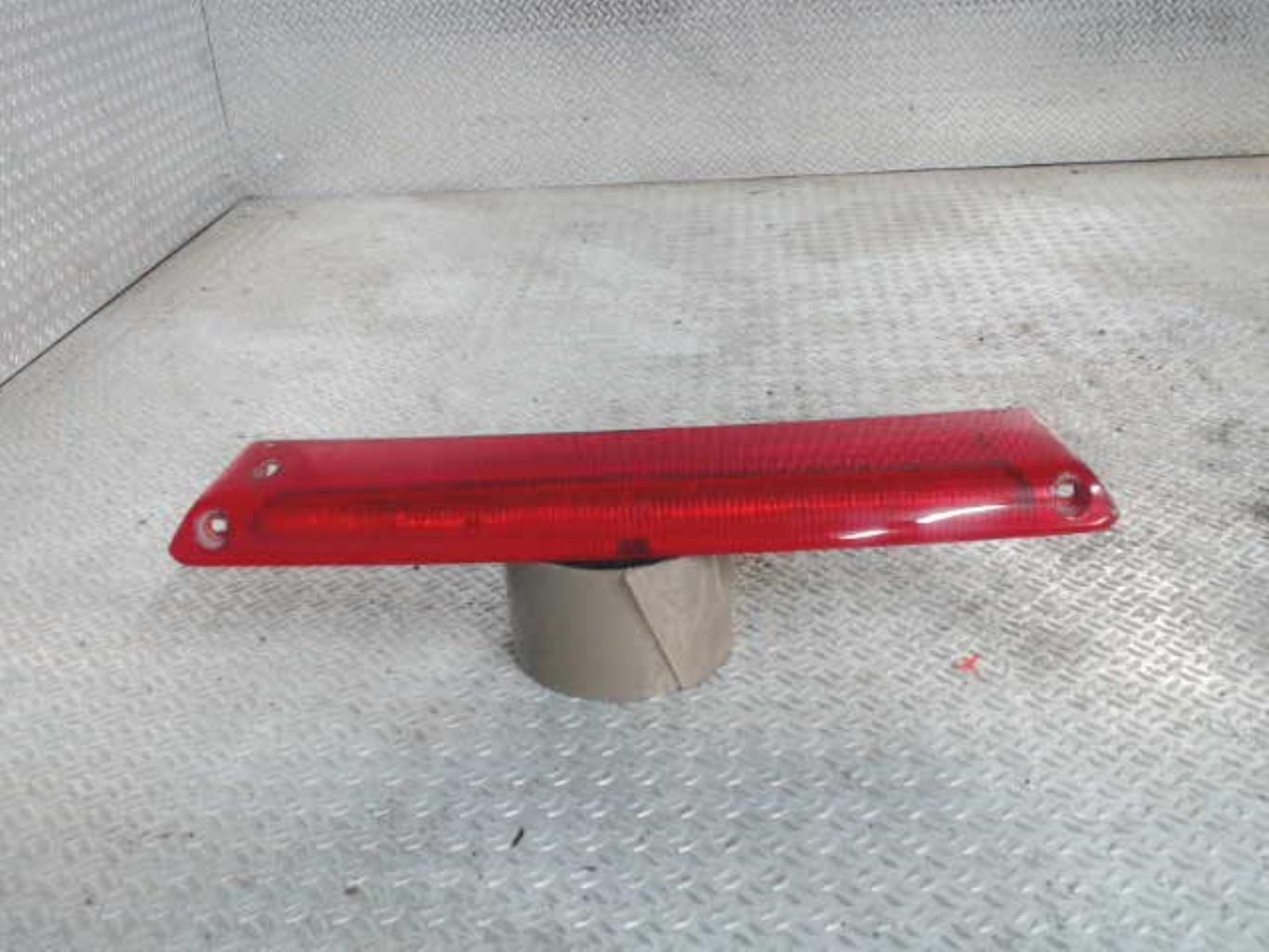 Feu arriere stop central FORD FIESTA 6 PHASE 1 Diesel - 1