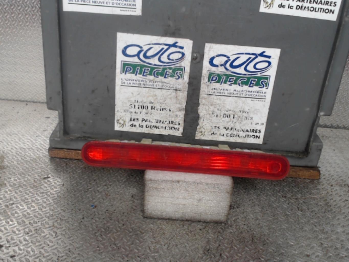 Feu arriere stop central PEUGEOT 207 PHASE 1 Diesel - 1