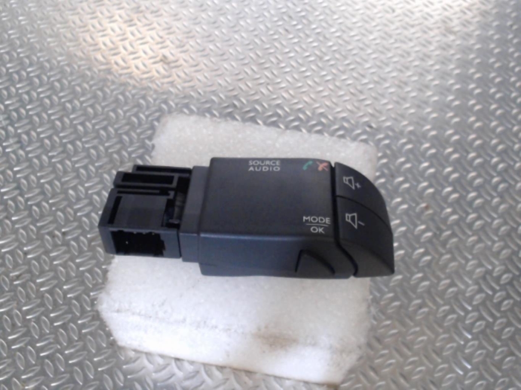 Commande autoradio RENAULT CAPTUR 1 PHASE 1  - 1