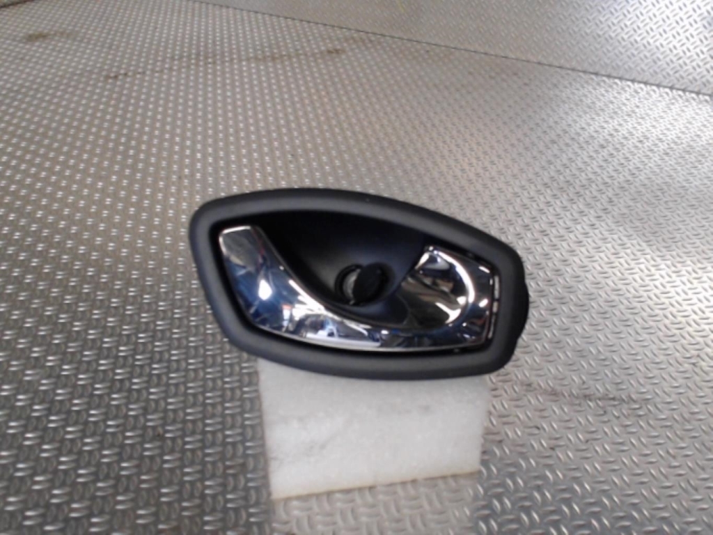 Poignee interieur avant droit RENAULT CAPTUR 1 Diesel - 1