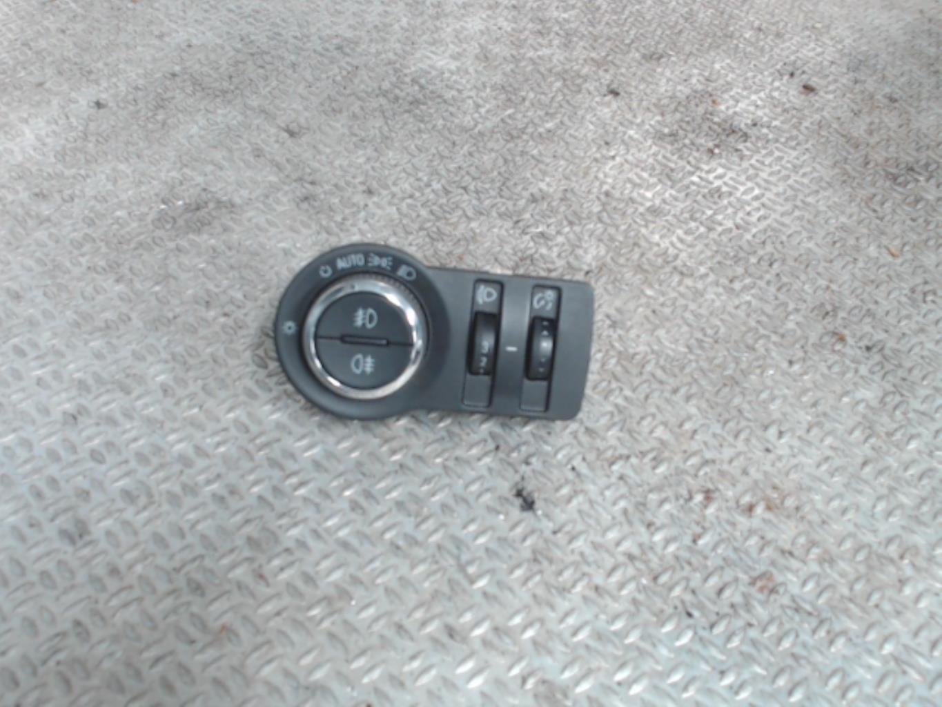 Commande de phare OPEL ASTRA J GTC Diesel - 1