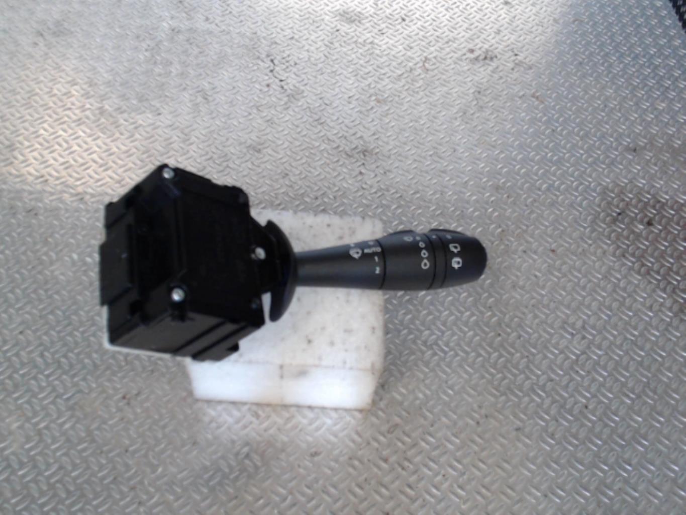 Commodo d'essuie glaces NISSAN NV300  - 1
