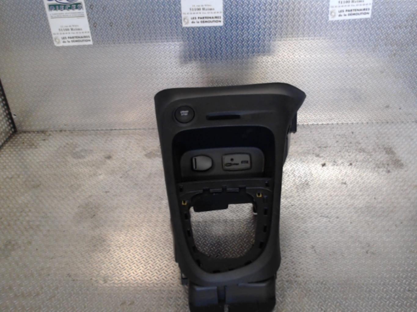 Console central (interieur plastique) RENAULT CAPTUR 1 Essence - 1