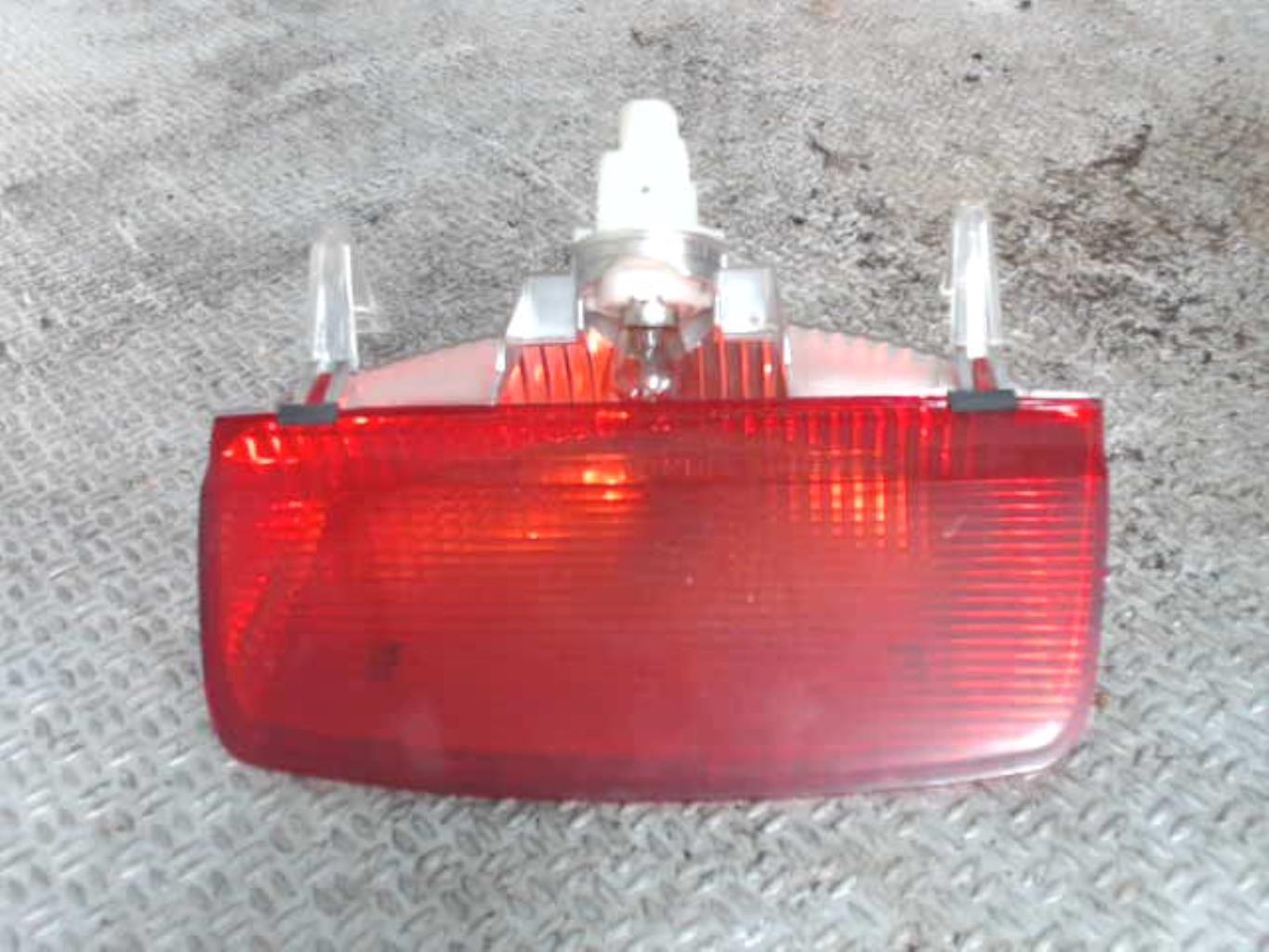 Feu arriere stop central NISSAN MICRA 3 PHASE 2 Essence - 1