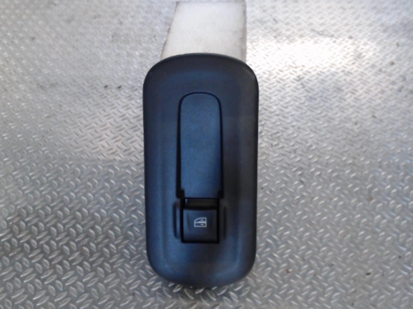 Interrupteur de leve vitre avant droit RENAULT MASTER 3 Diesel - 1