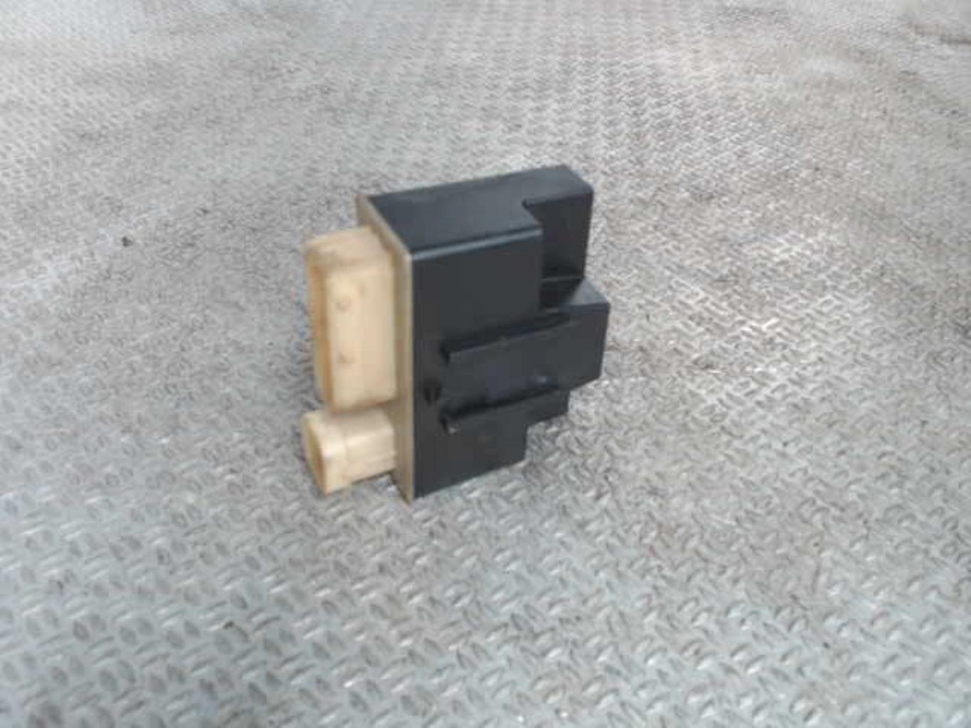 Relais de prechauffage PEUGEOT 3008 1 PHASE 1 Diesel - 1