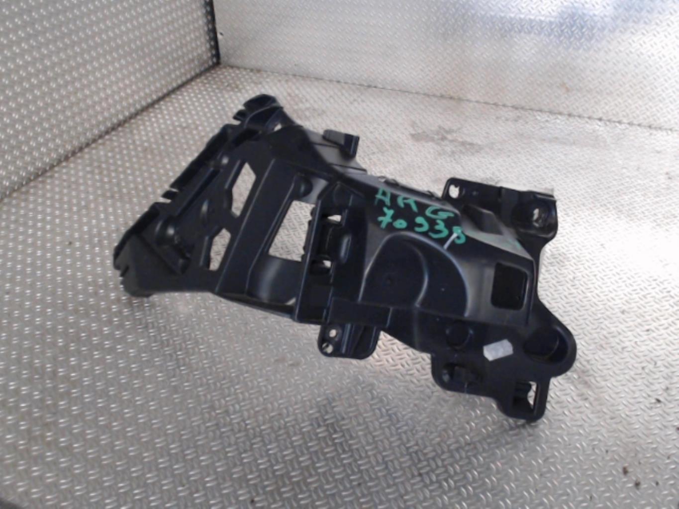 Support de pare chocs arriere RENAULT CLIO 4 Diesel - 1