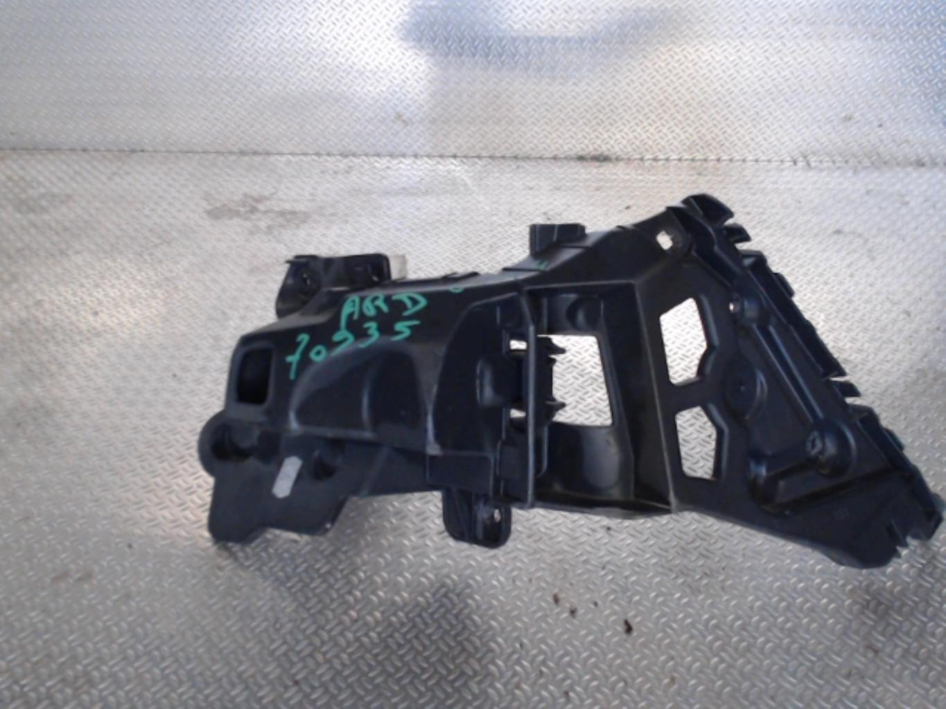 Support de pare chocs arriere RENAULT CLIO 4 Diesel - 1