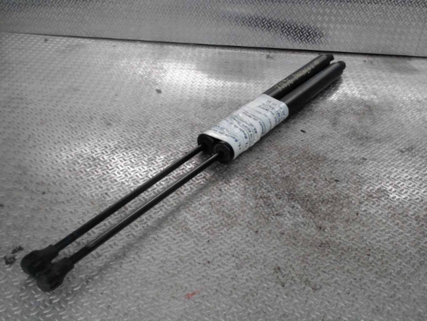 Verin de coffre PEUGEOT PARTNER 2 PHASE 1 Diesel - 1