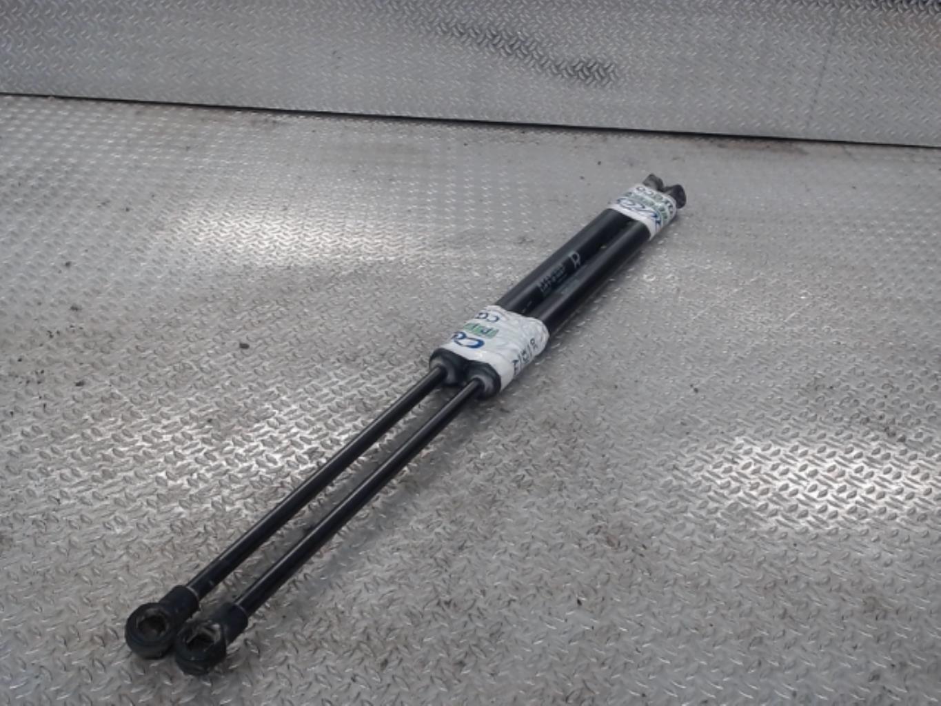 Verin de coffre TOYOTA VERSO PHASE 1 Diesel - 1