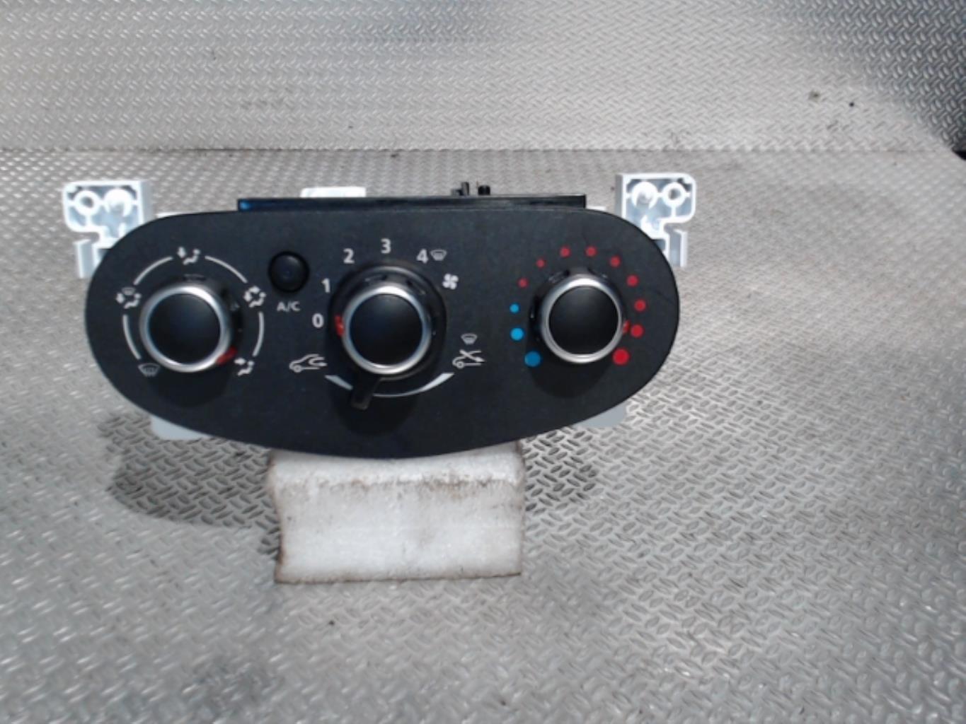 Commande chauffage DACIA LODGY PHASE 2 Diesel - 1