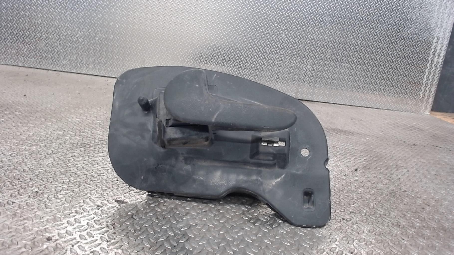 Poignee interieur avant gauche OPEL COMBO C Diesel - 1