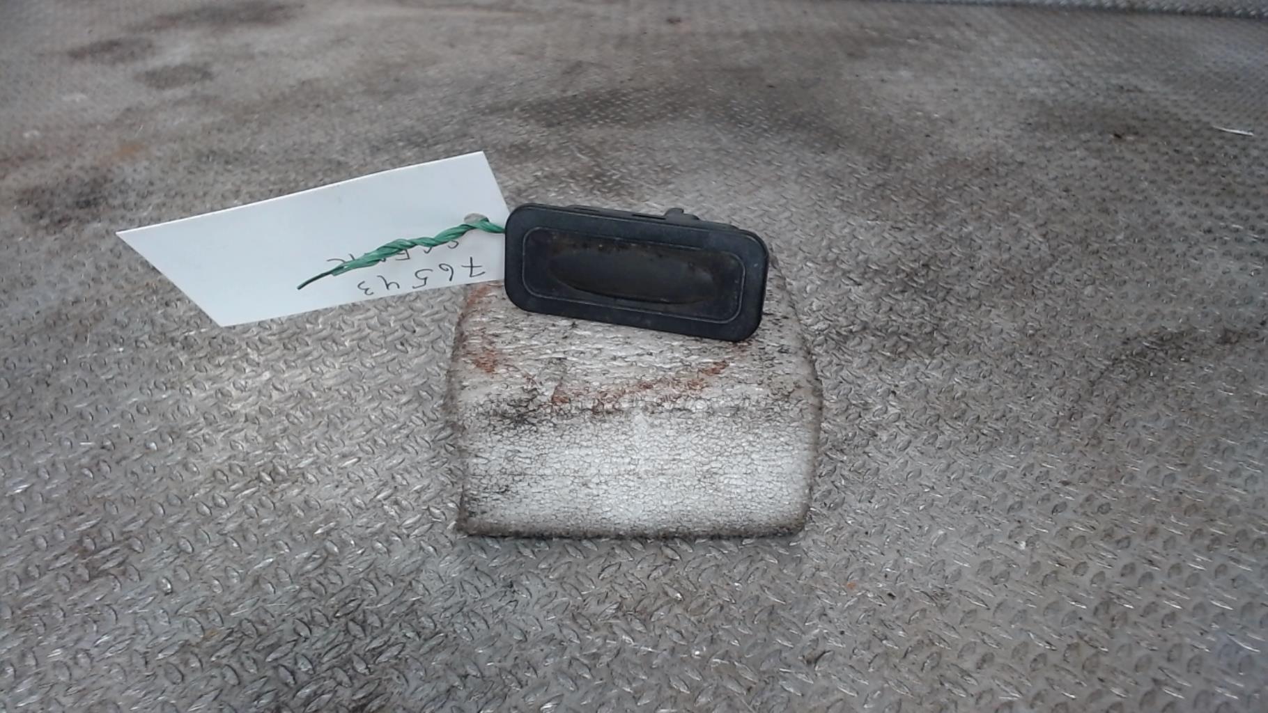 Bouton de coffre RENAULT SCENIC 2 PHASE 2  - 1