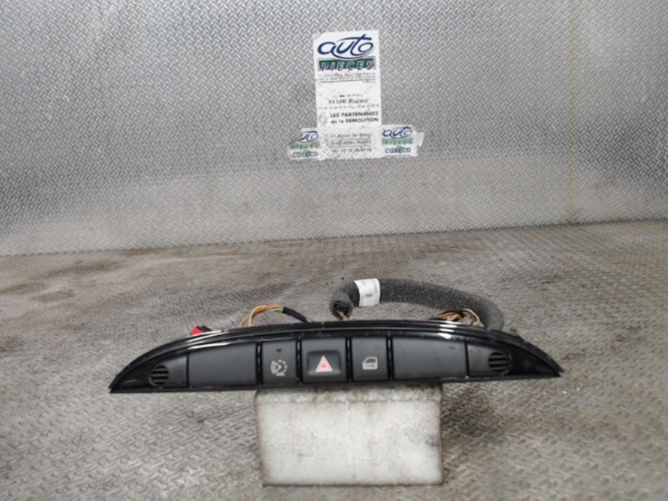 Bouton de warning JAGUAR XJ X350 Diesel - 1