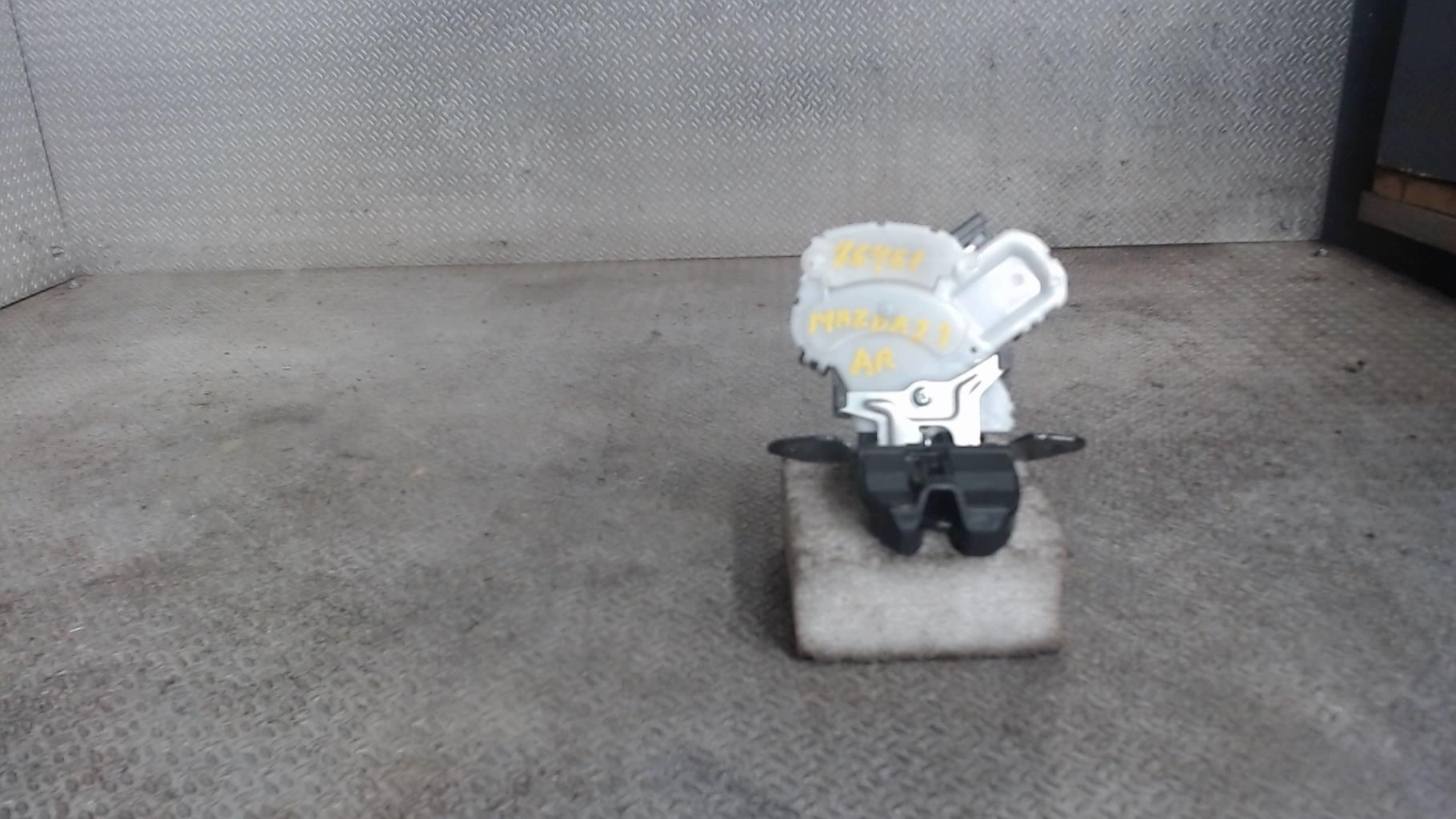 Fermeture centralisee coffre MAZDA 2 3 PHASE 1 Essence - 1