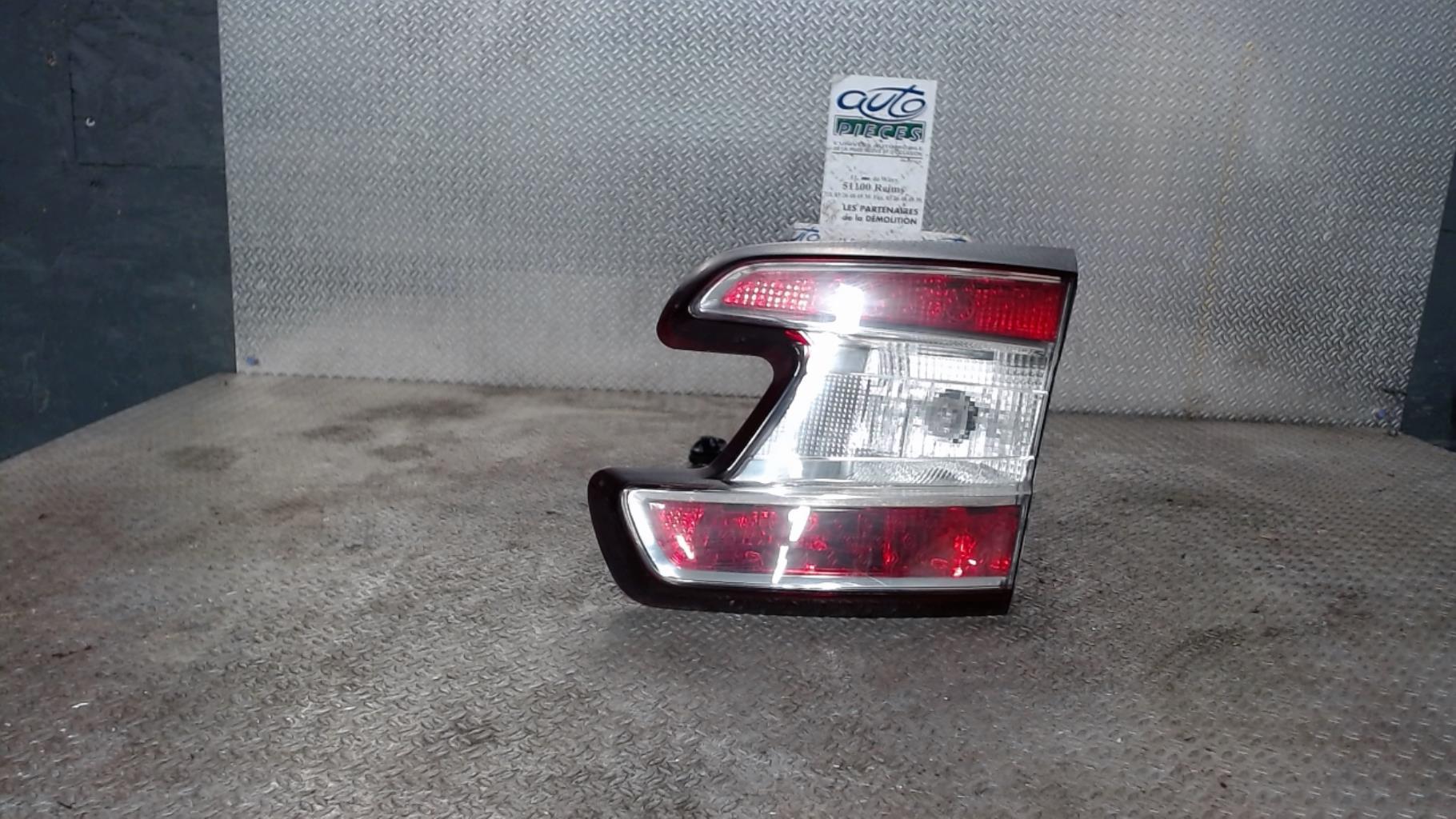 Feu arriere secondaire droit (feux) RENAULT MEGANE 3 PHASE 1 BREAK Diesel - 1