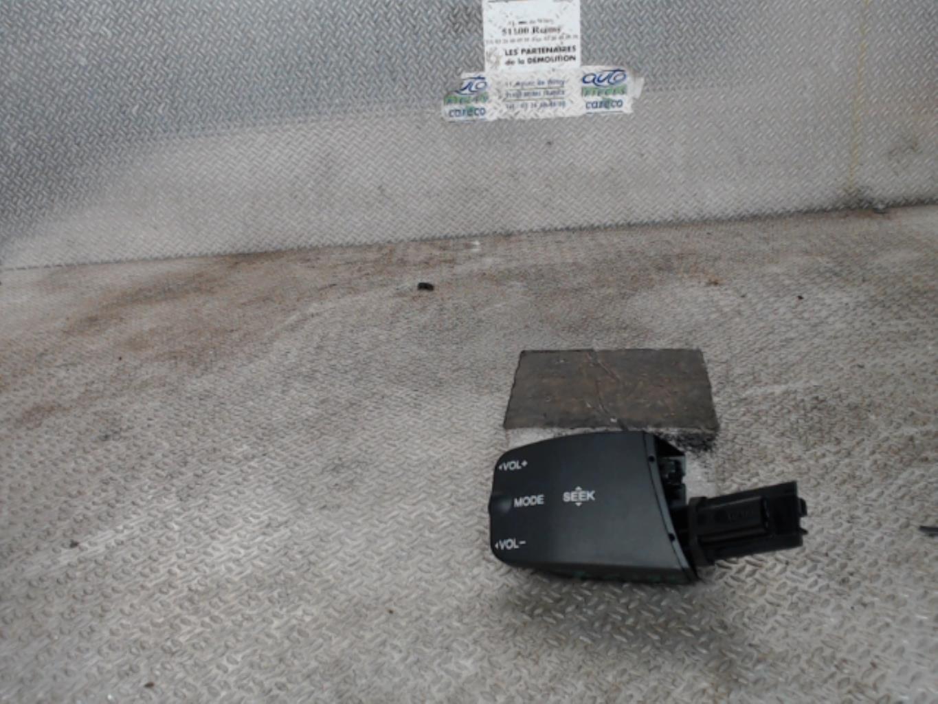Commande autoradio FORD FOCUS 2 PHASE 2 BREAK Diesel - 1