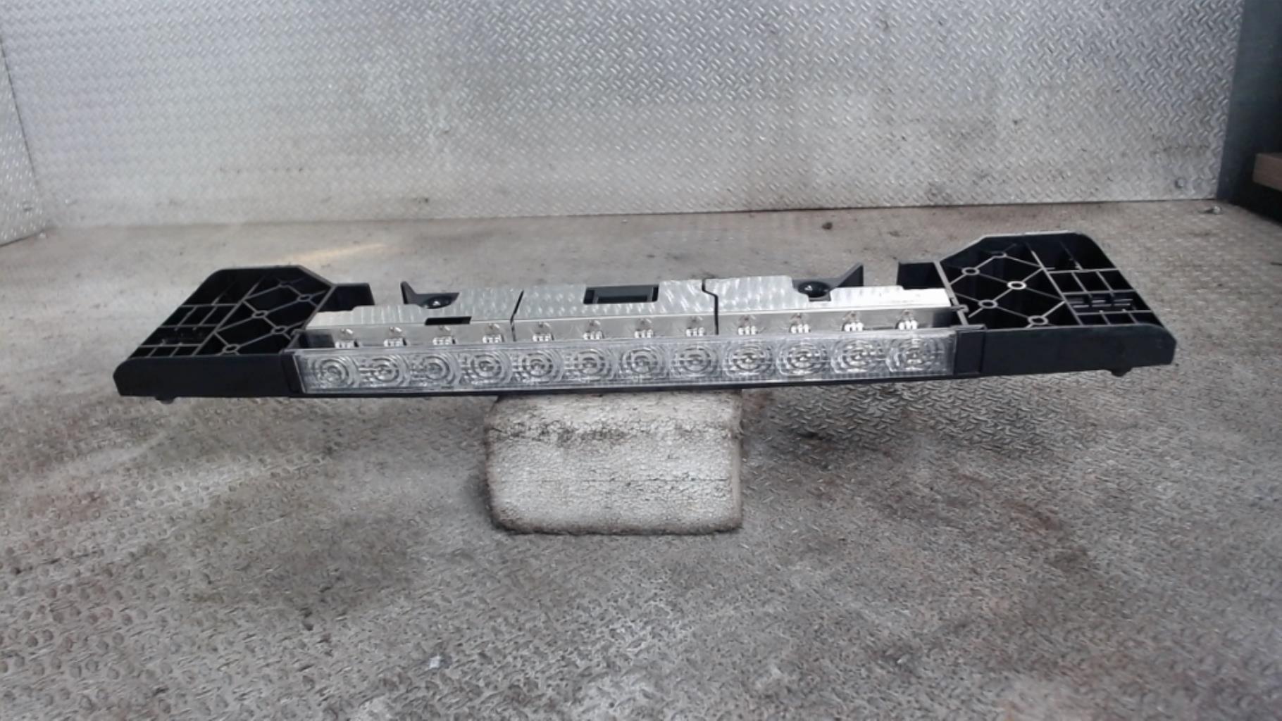 Feu arriere stop central PEUGEOT 407 PHASE 1 BREAK Diesel - 1