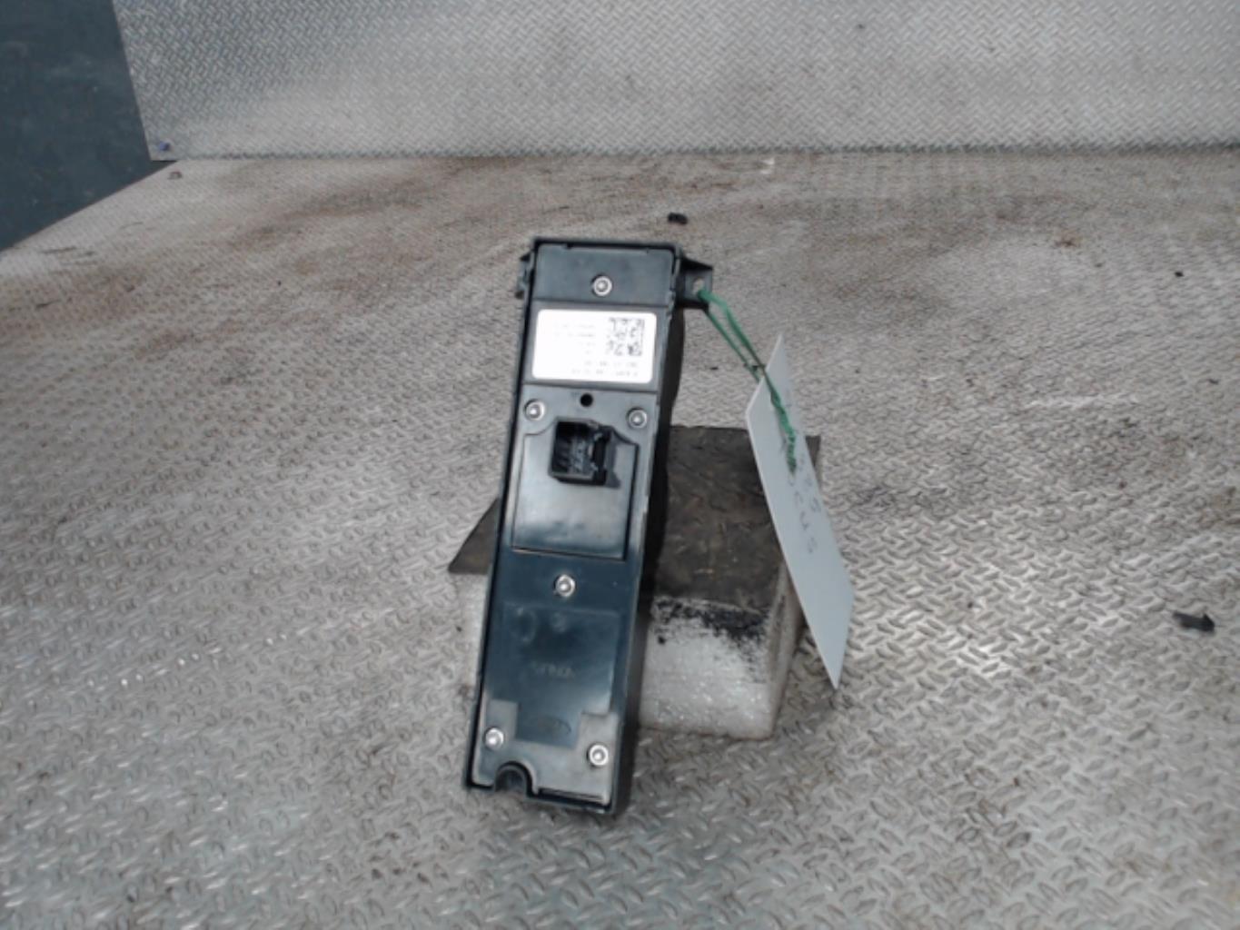 Interrupteur de leve vitre FORD FOCUS 2 PHASE 2 BREAK Diesel - 1