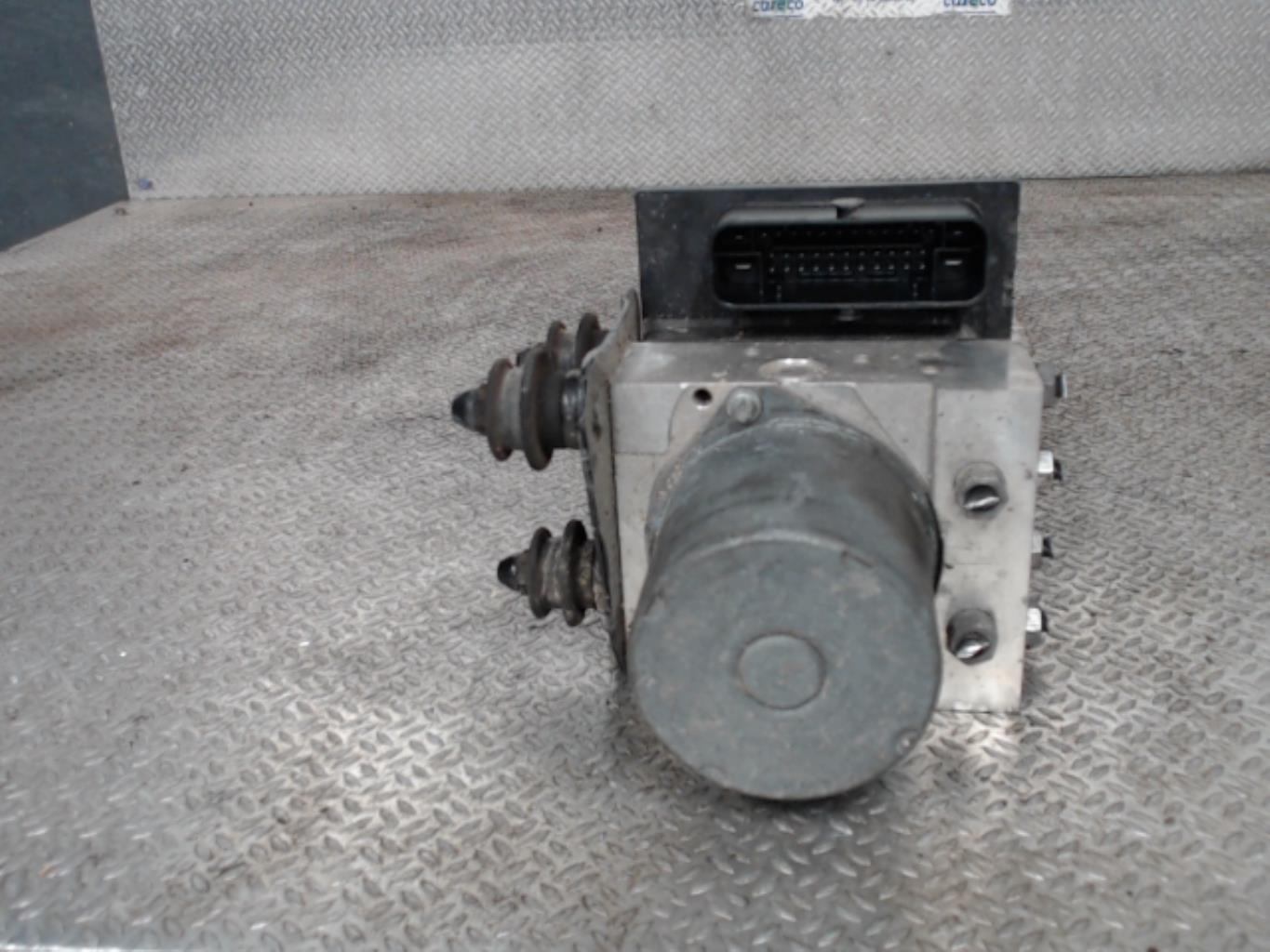 Bloc ABS (freins anti-blocage) AUDI A4 3 PHASE 1 Essence - 1