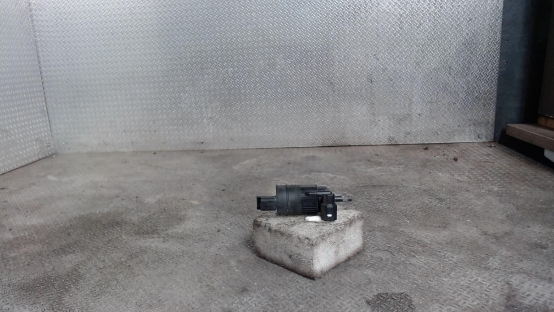Pompe lave glace avant RENAULT TWINGO 1 PHASE 3 Essence - 1