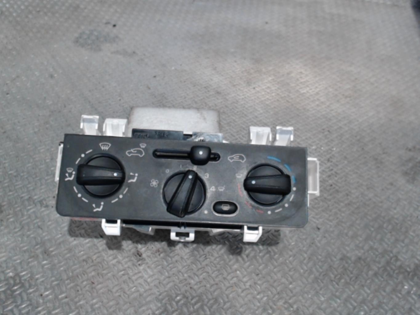 Commande chauffage CITROEN C3 1 PHASE 2 Essence - 1