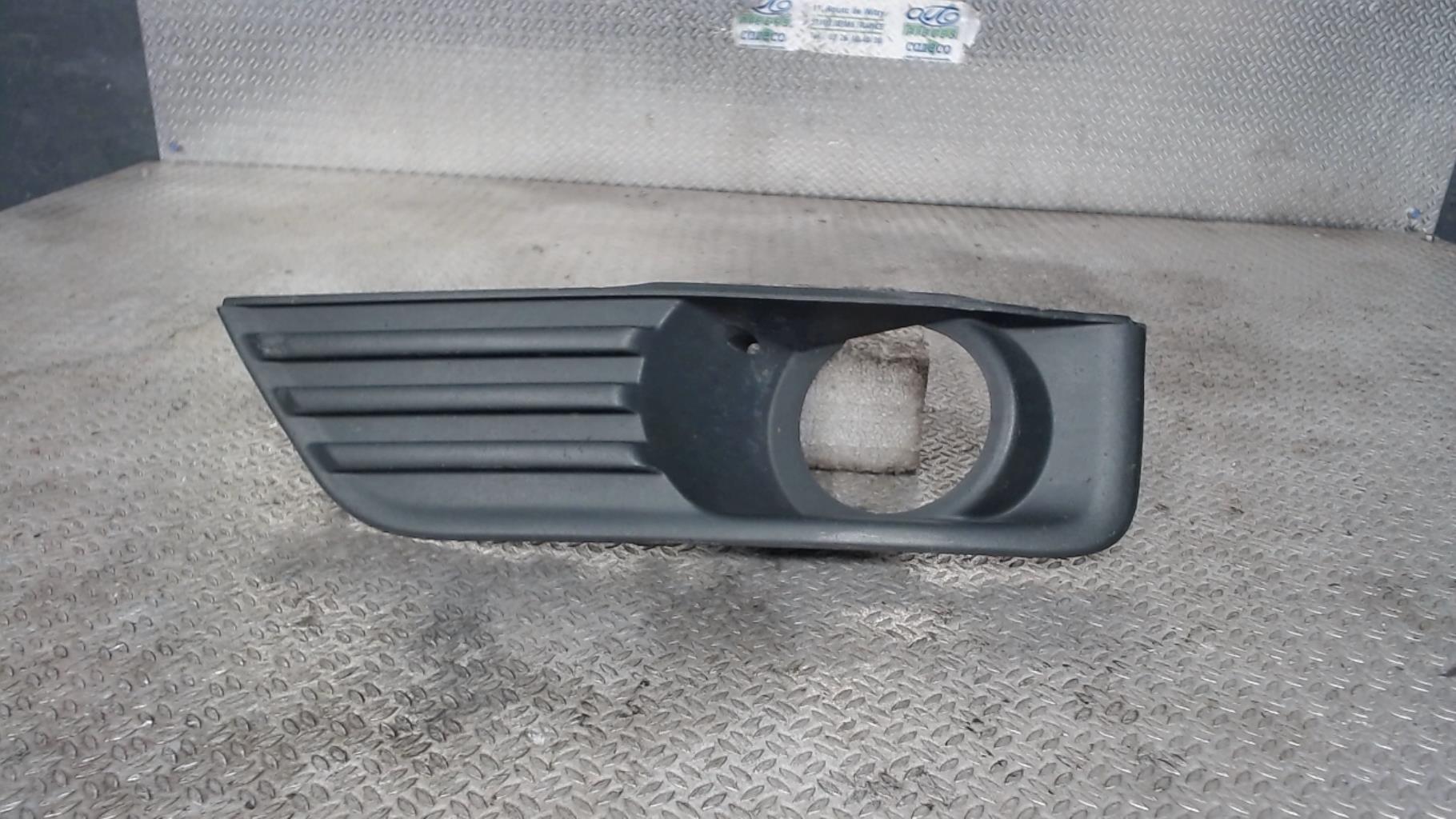 Enjoliveur anti brouillard FORD FOCUS 2 PHASE 1 Diesel - 1