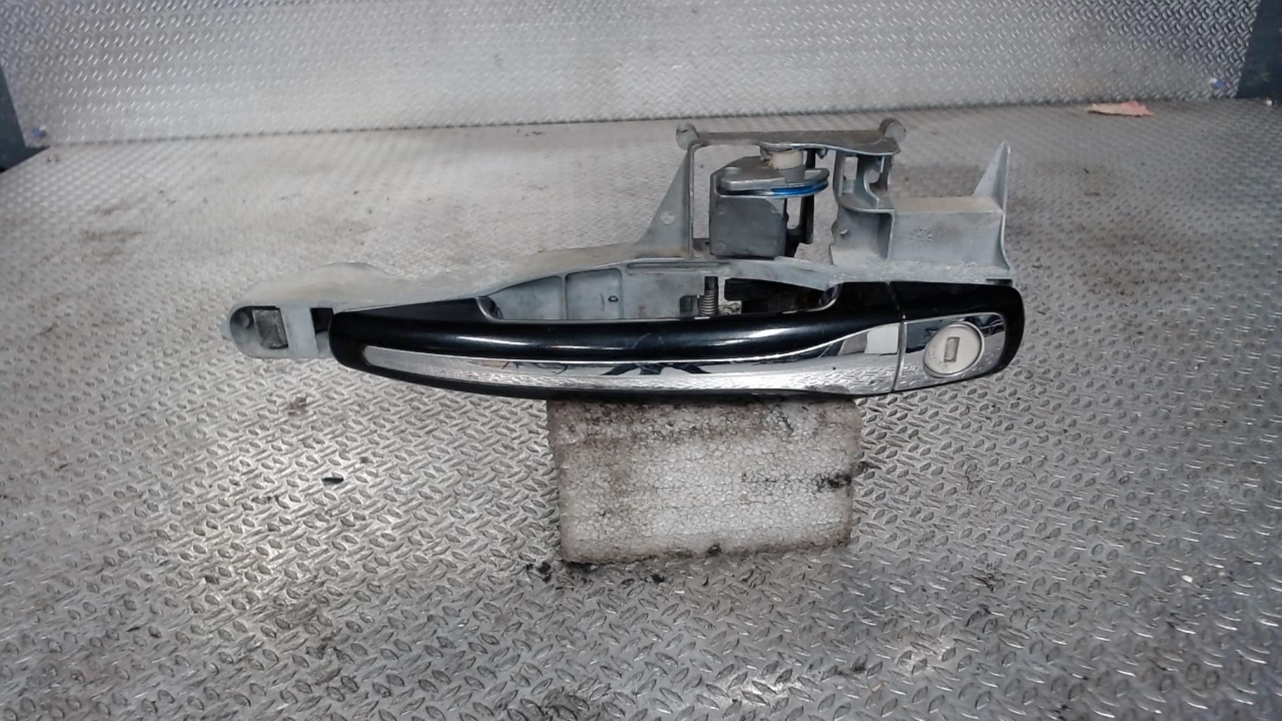 Poignee porte avant gauche CITROEN C5 2 Diesel - 1