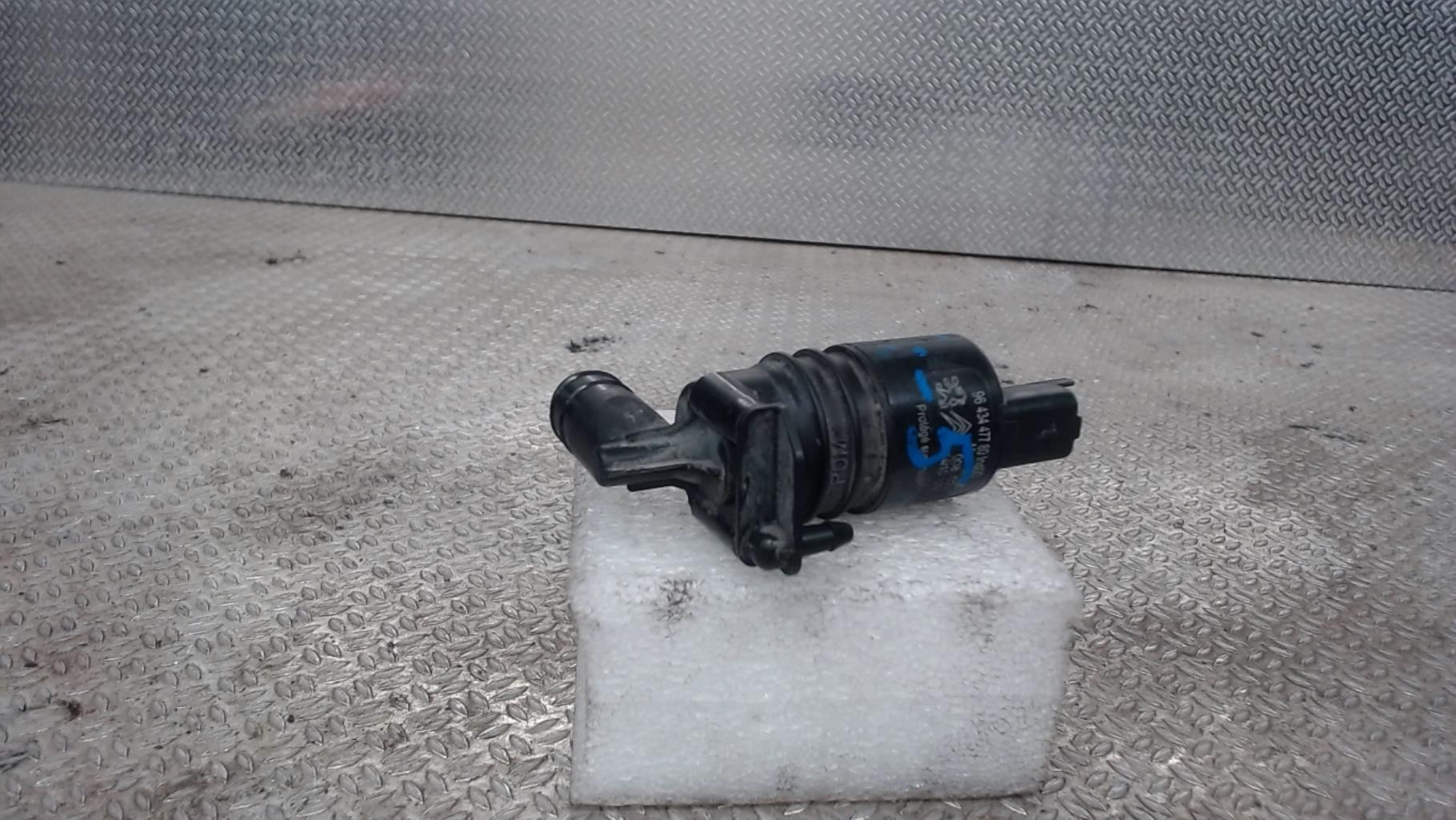 Pompe lave glace avant CITROEN C5 2 Diesel - 1