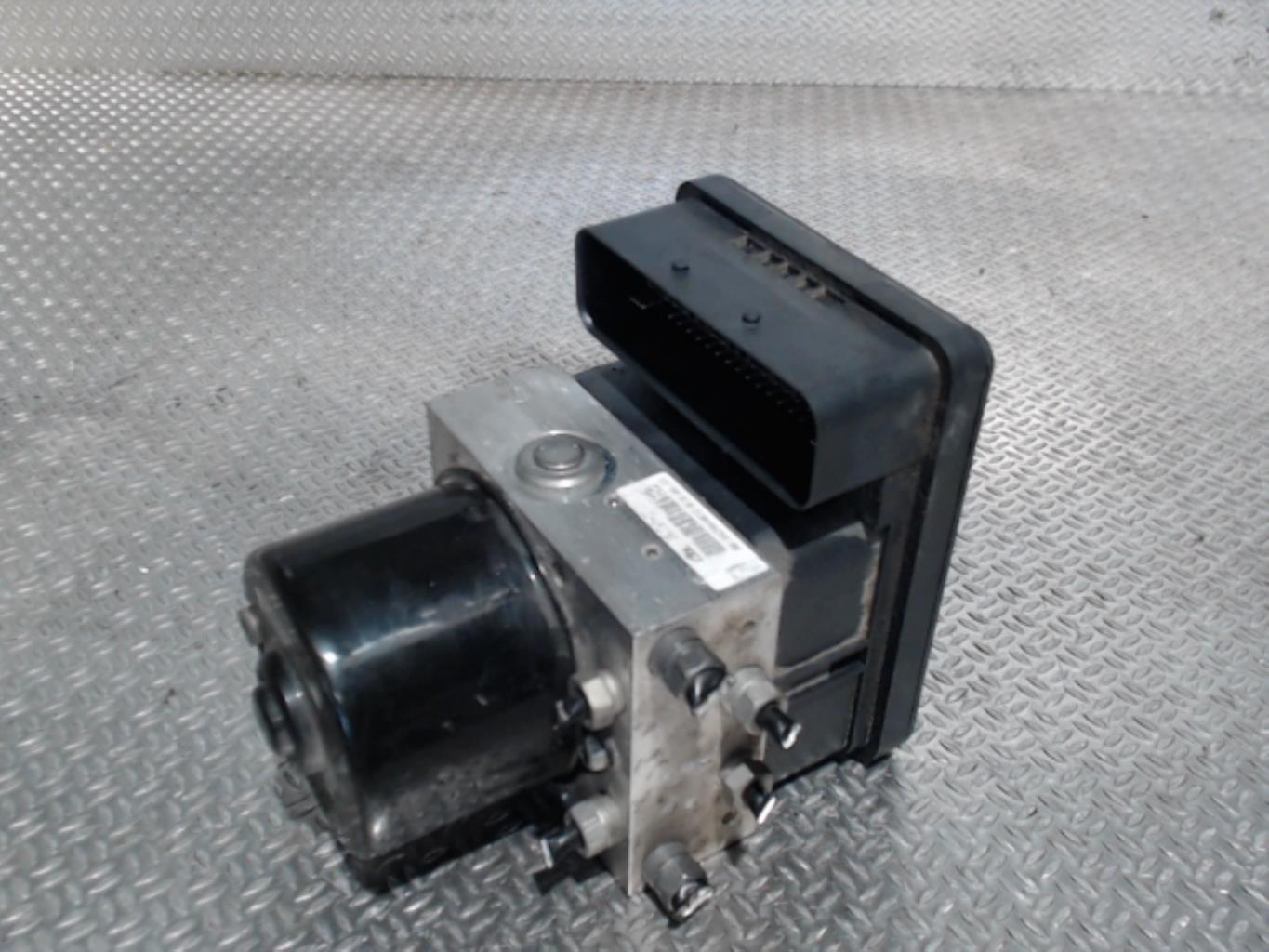 Bloc ABS (freins anti-blocage) VOLVO V 50 PHASE 2 BREAK Diesel - 1