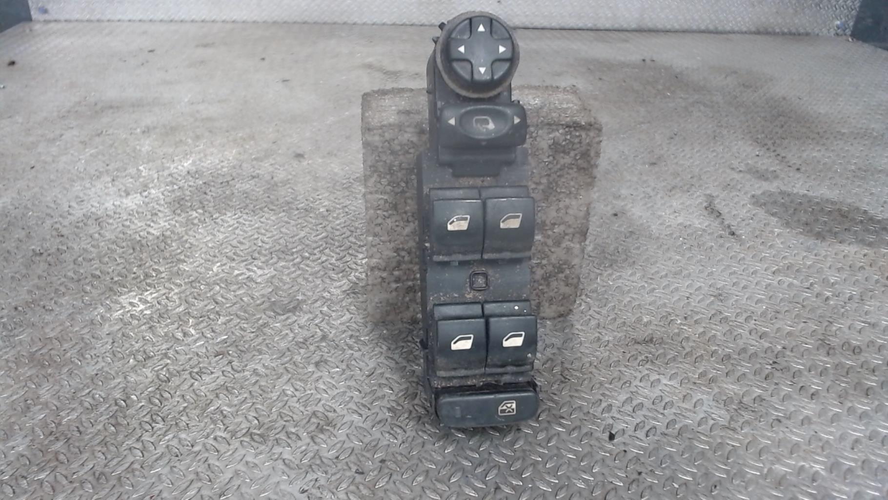 Interrupteur de leve vitre avant gauche CITROEN C4 2 PHASE 1 Diesel - 1