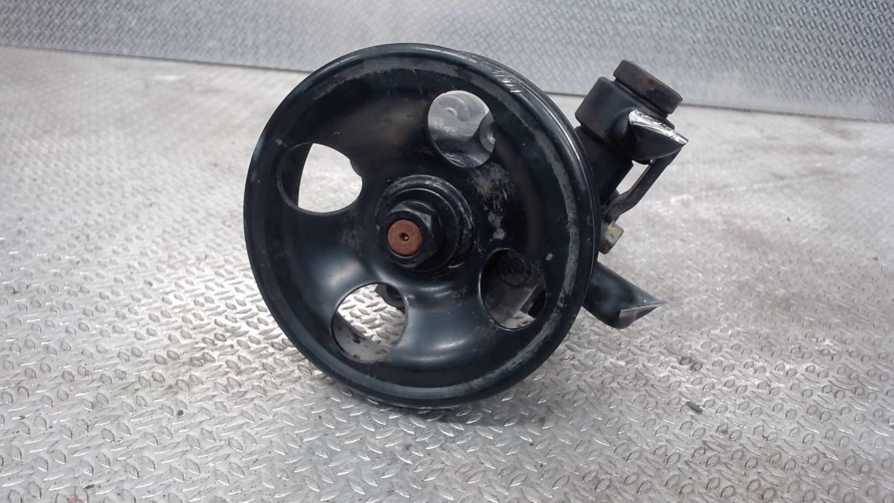 Pompe de direction KIA CARENS 3 Diesel - 1